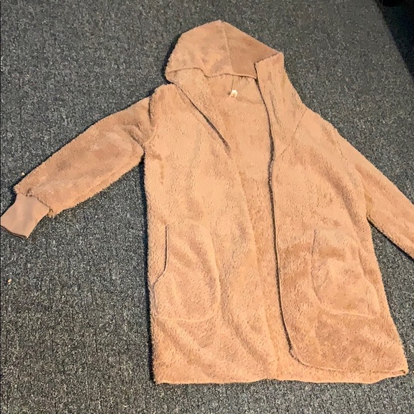 Fuzzy brown sweater runs small this ones a medium - Picture 3 of 4